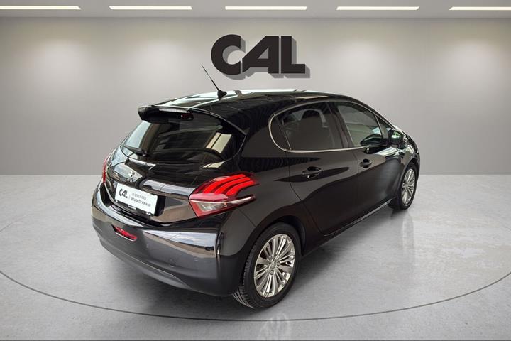 Sort Peugeot 208 fra 2019