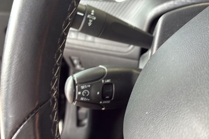 Sort Peugeot 208 fra 2019