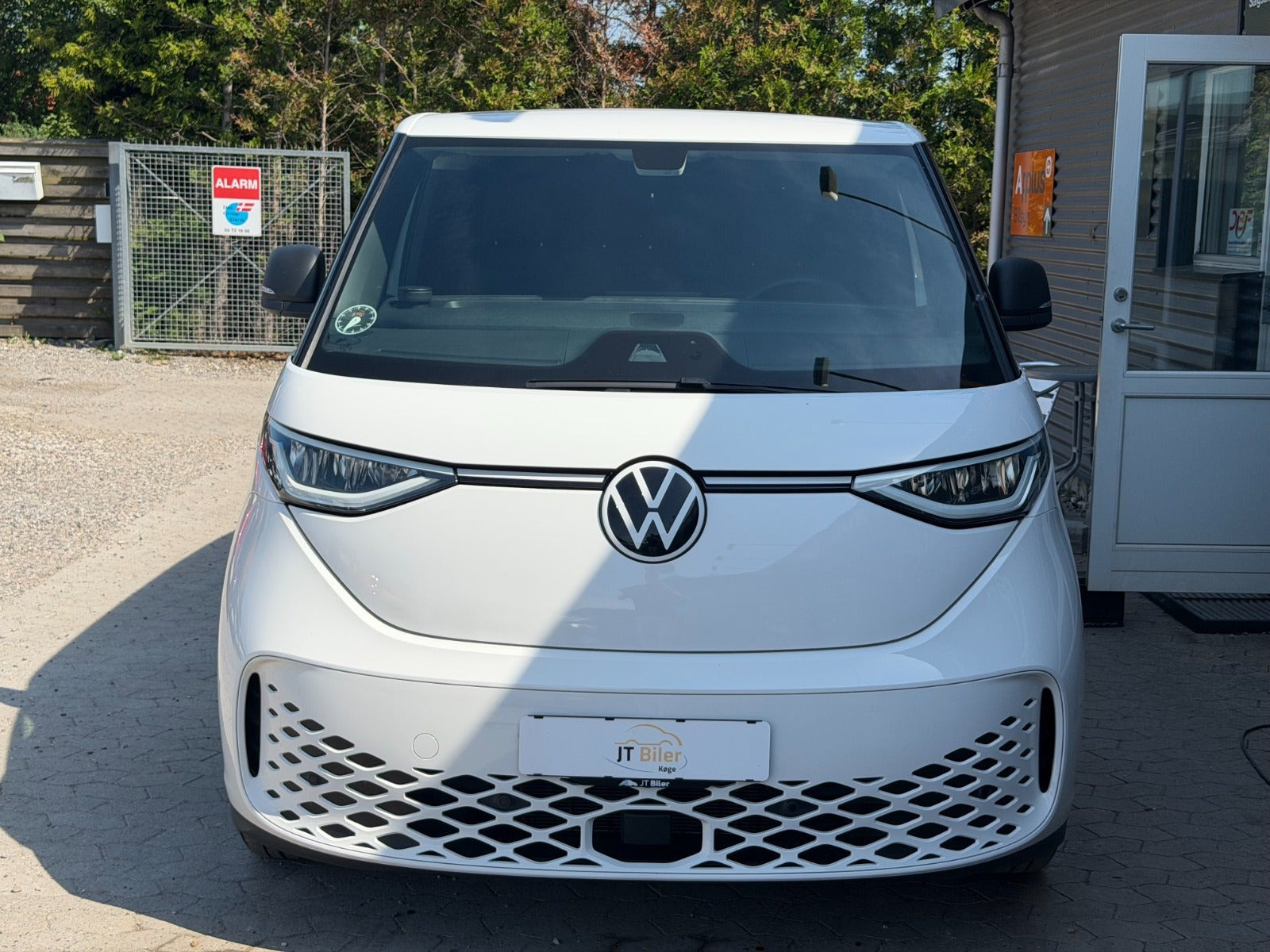 Hvid VW ID.Buzz fra 2024