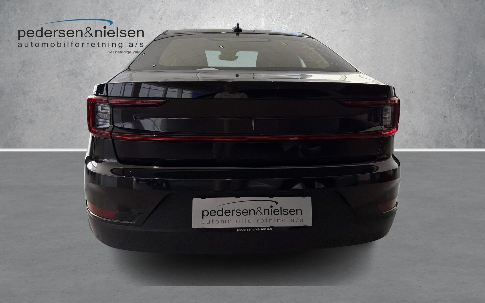 Sort Polestar 2 fra 2023