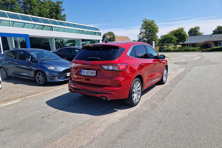 Rød Ford Kuga fra 2020
