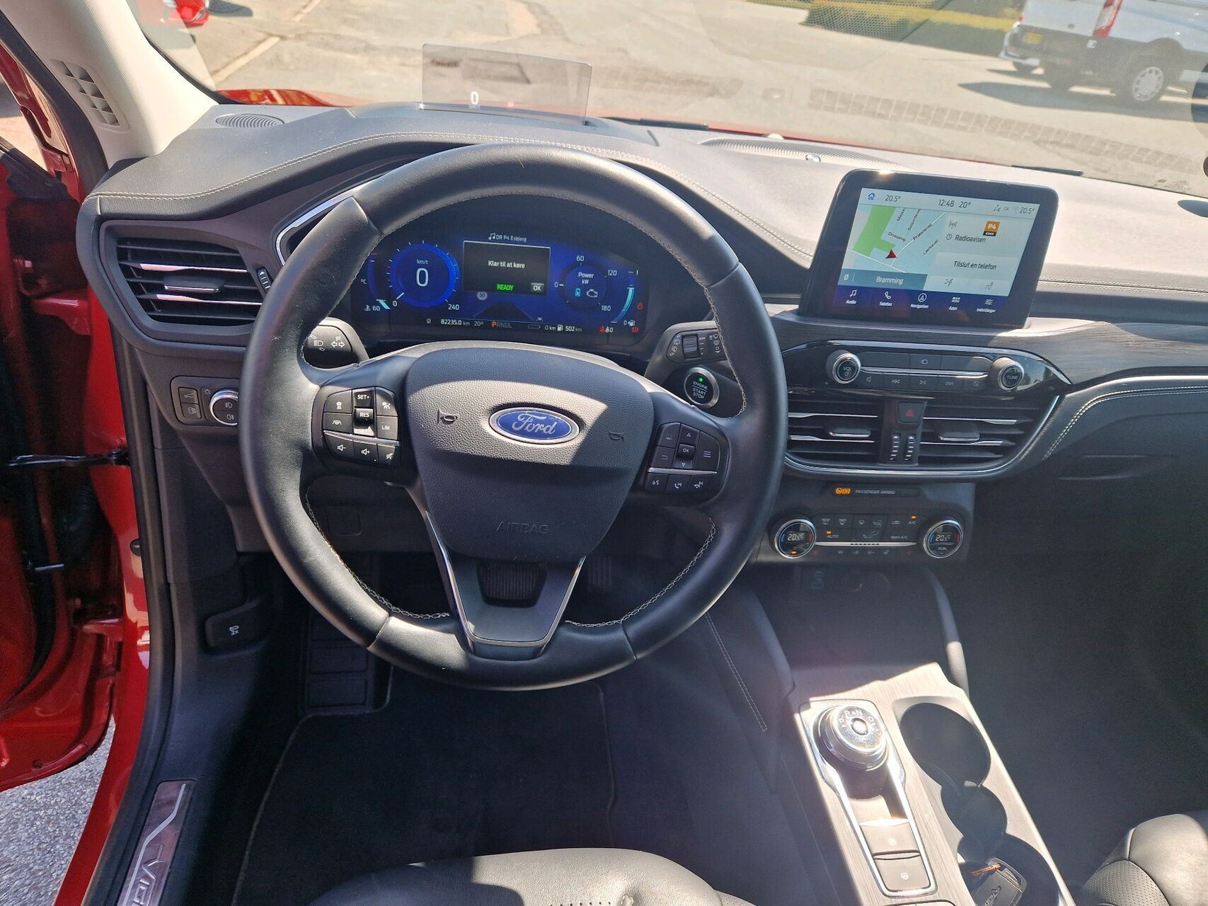 Rød Ford Kuga fra 2020