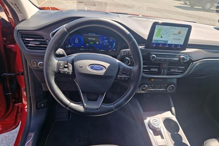 Rød Ford Kuga fra 2020