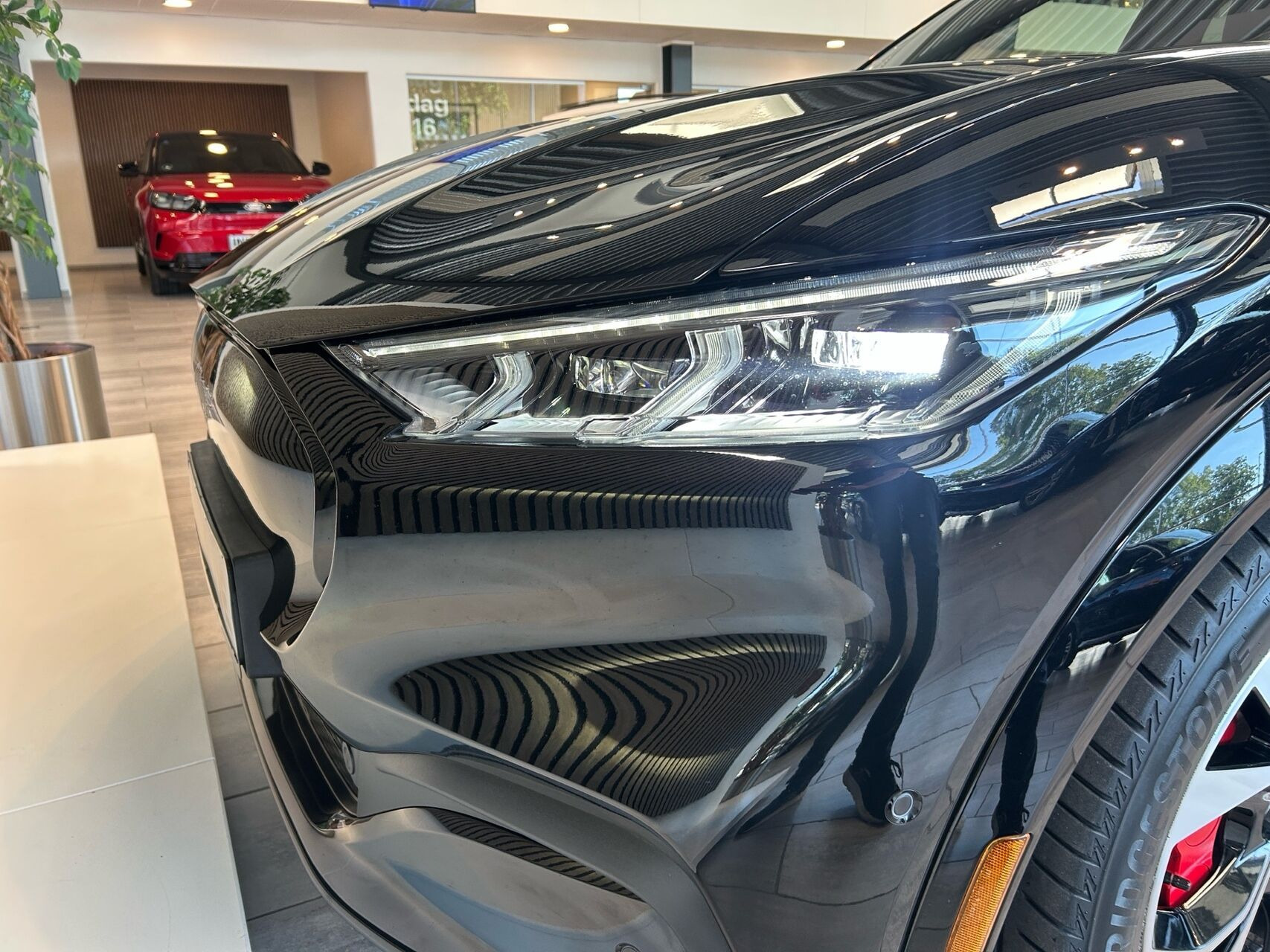 Sort Ford Mustang Mach-E fra 2022