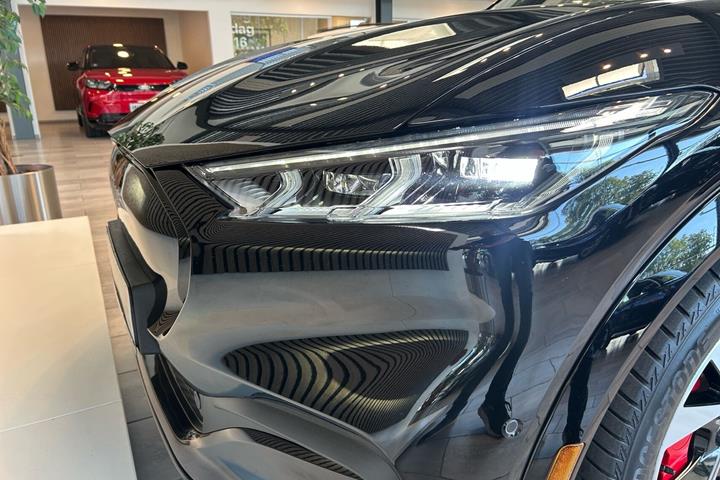 Sort Ford Mustang Mach-E fra 2022