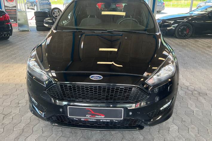 Sort Ford Focus fra 2017