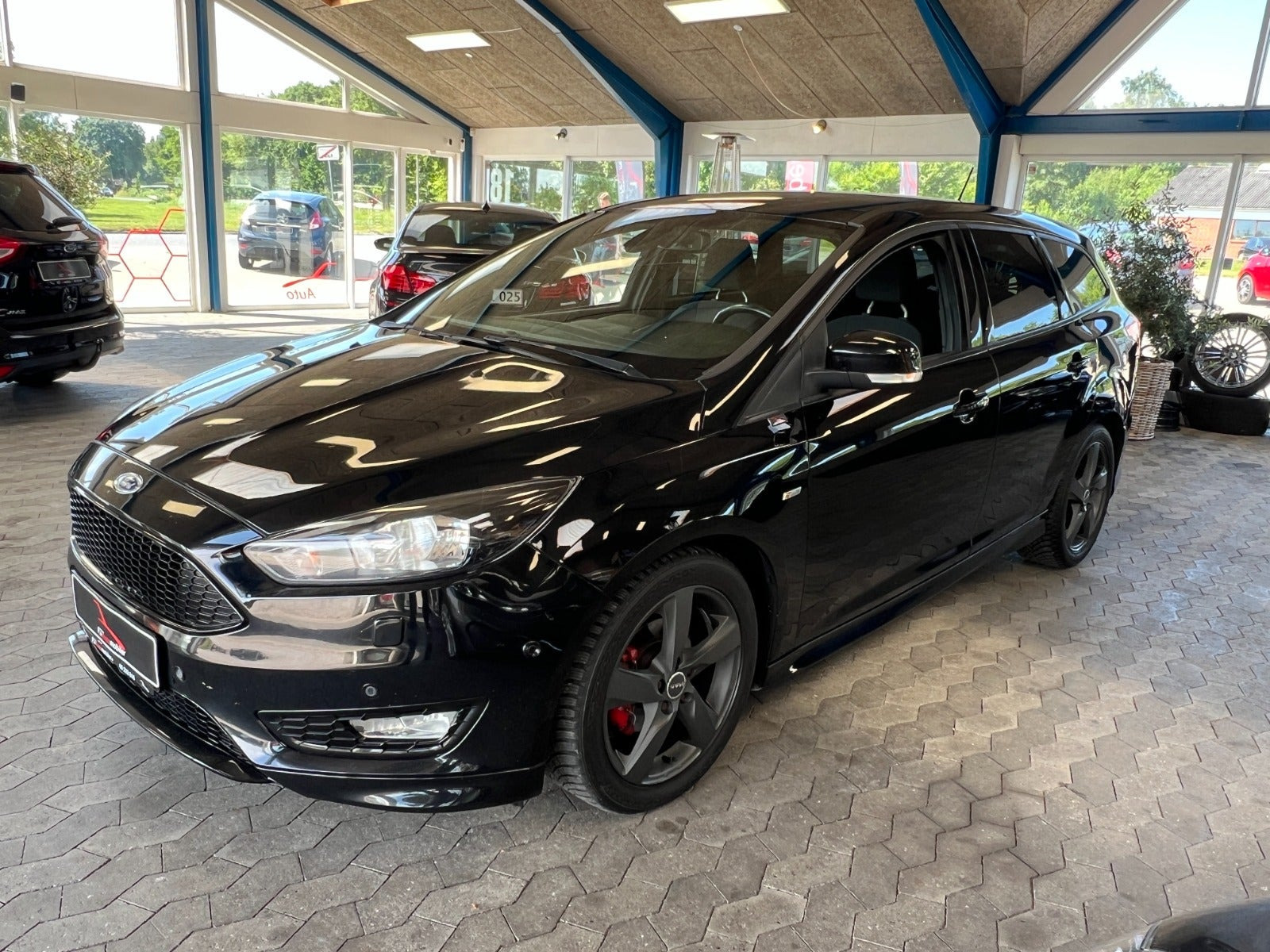 Sort Ford Focus fra 2017