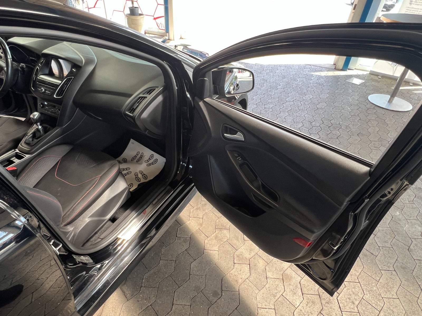 Sort Ford Focus fra 2017