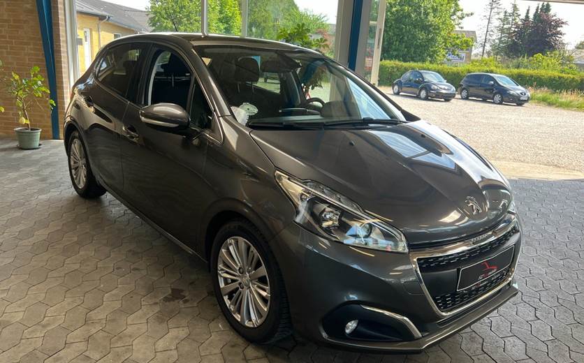 Peugeot 208 1,5 BlueHDi 100 Infinity Sky