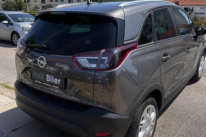 Grå Opel Crossland X fra 2020