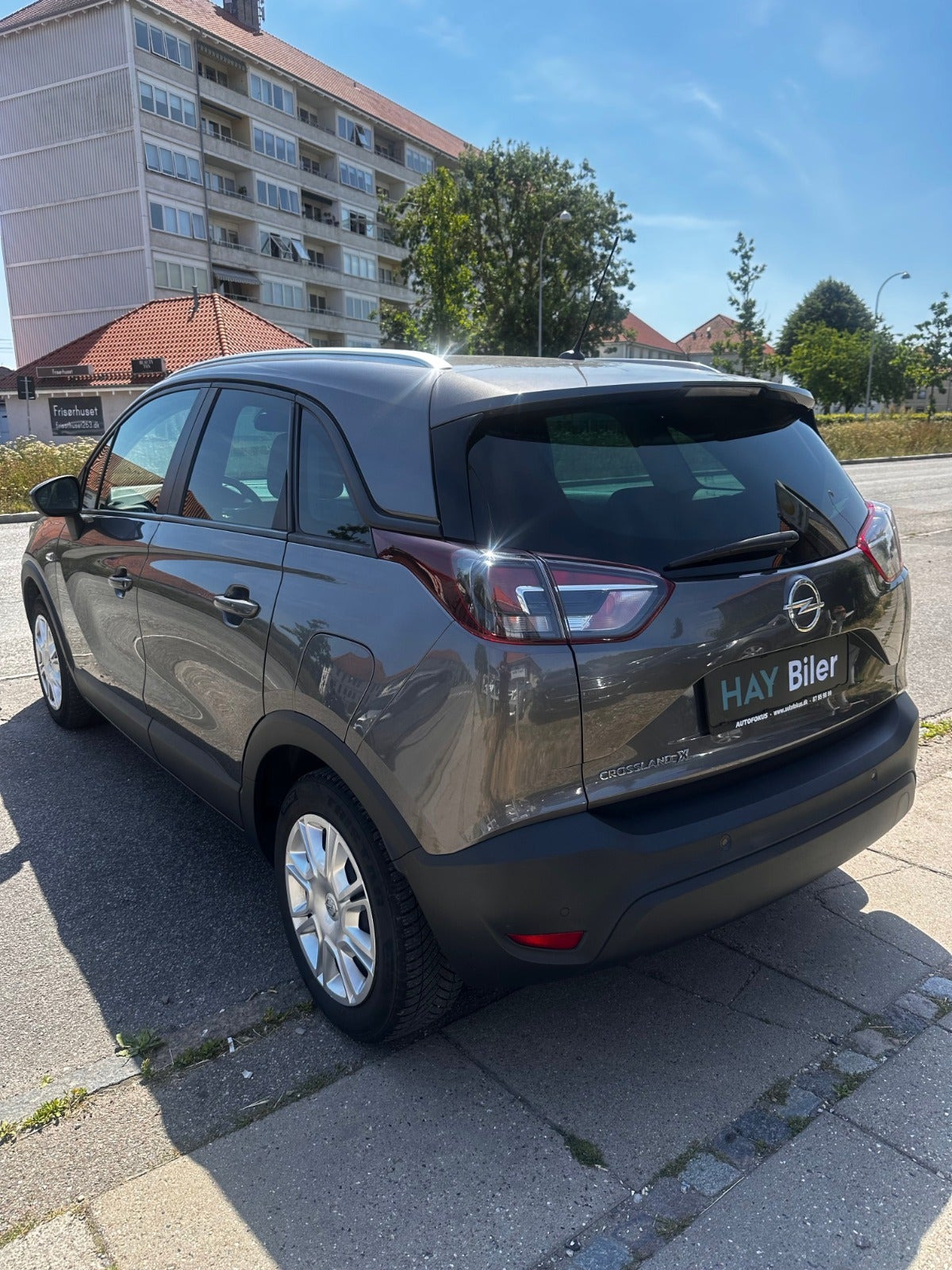 Grå Opel Crossland X fra 2020