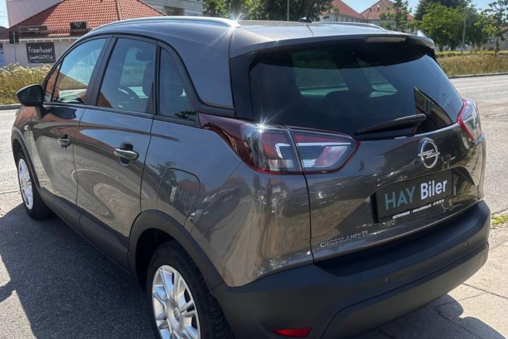 Grå Opel Crossland X fra 2020