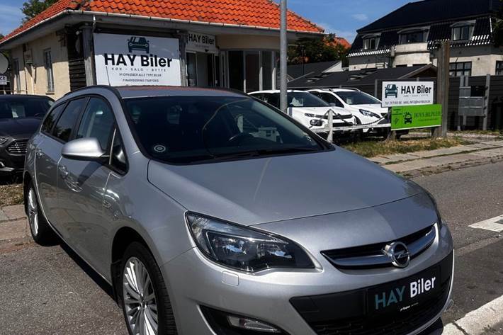 Sølv Opel Astra fra 2014