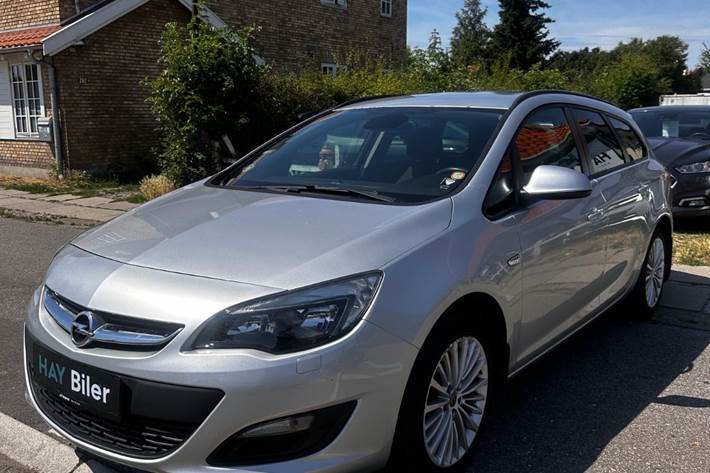 Sølv Opel Astra fra 2014
