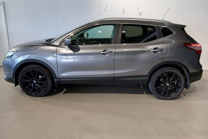 Grå Nissan Qashqai fra 2014