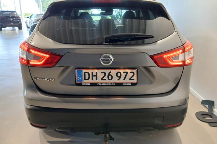 Grå Nissan Qashqai fra 2014