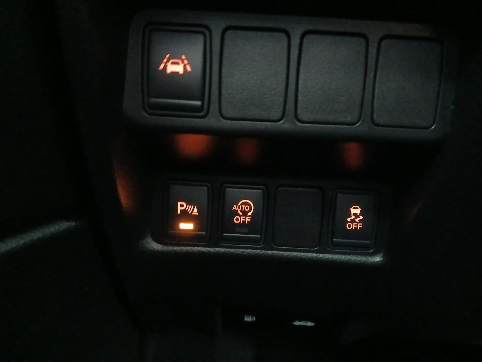 Grå Nissan Qashqai fra 2014