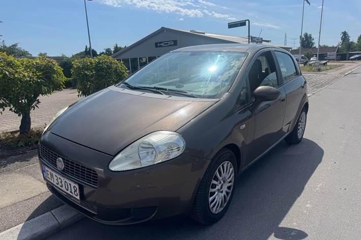undefined Fiat Grande Punto fra 2009 set udefra