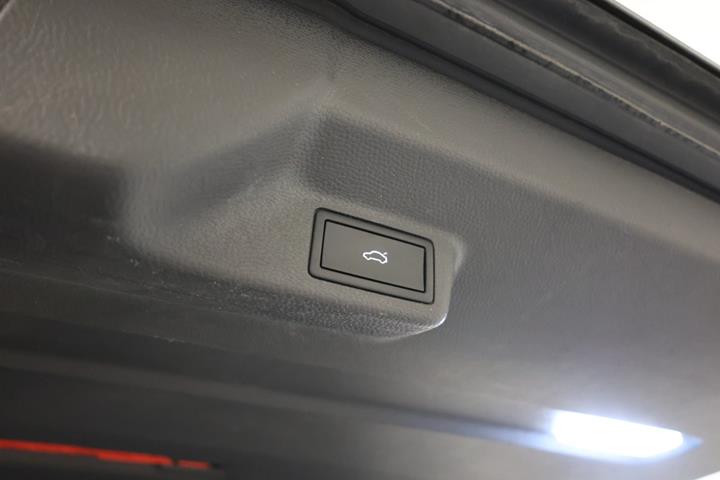 Blå VW ID.Buzz fra 2022