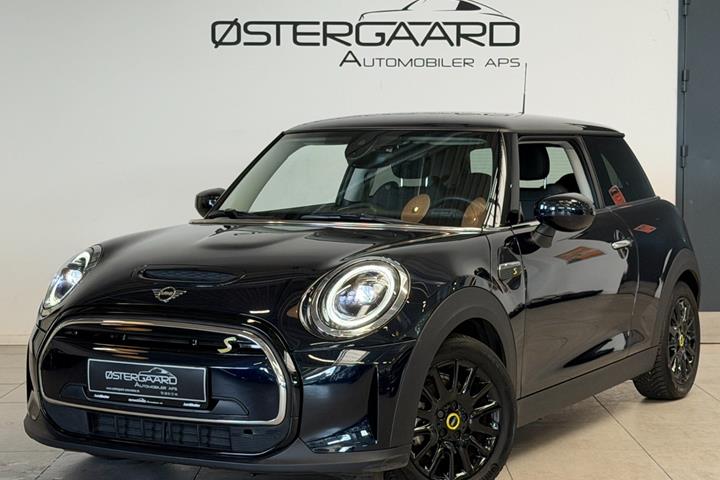 Sort Mini Cooper SE fra 2023 set udefra