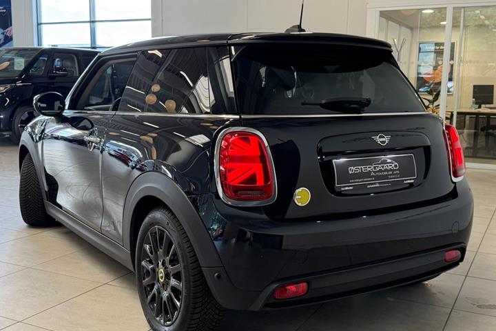 Sort Mini Cooper SE fra 2023