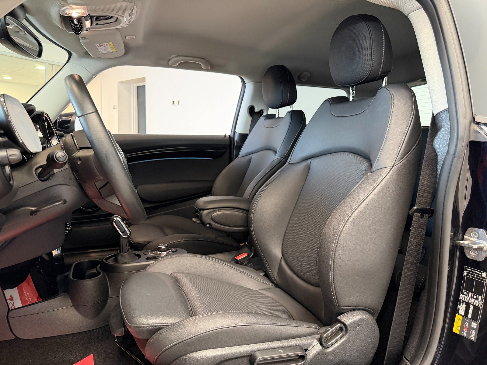 Sort Mini Cooper SE fra 2023