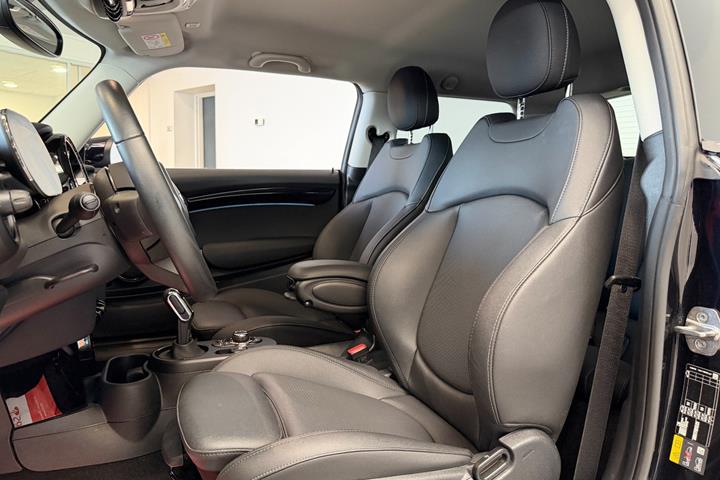 Sort Mini Cooper SE fra 2023
