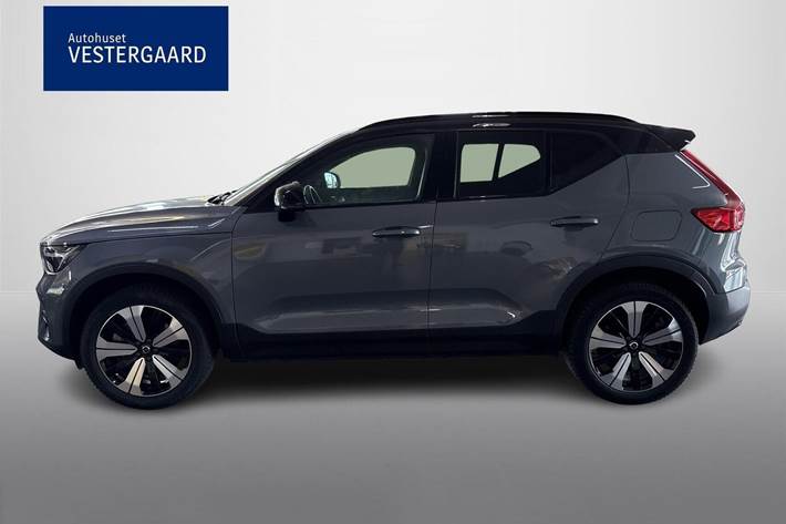 Grå Volvo XC40 fra 2023