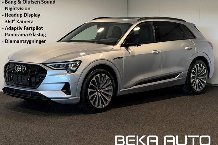 Sølv Audi e-tron fra 2020 set udefra