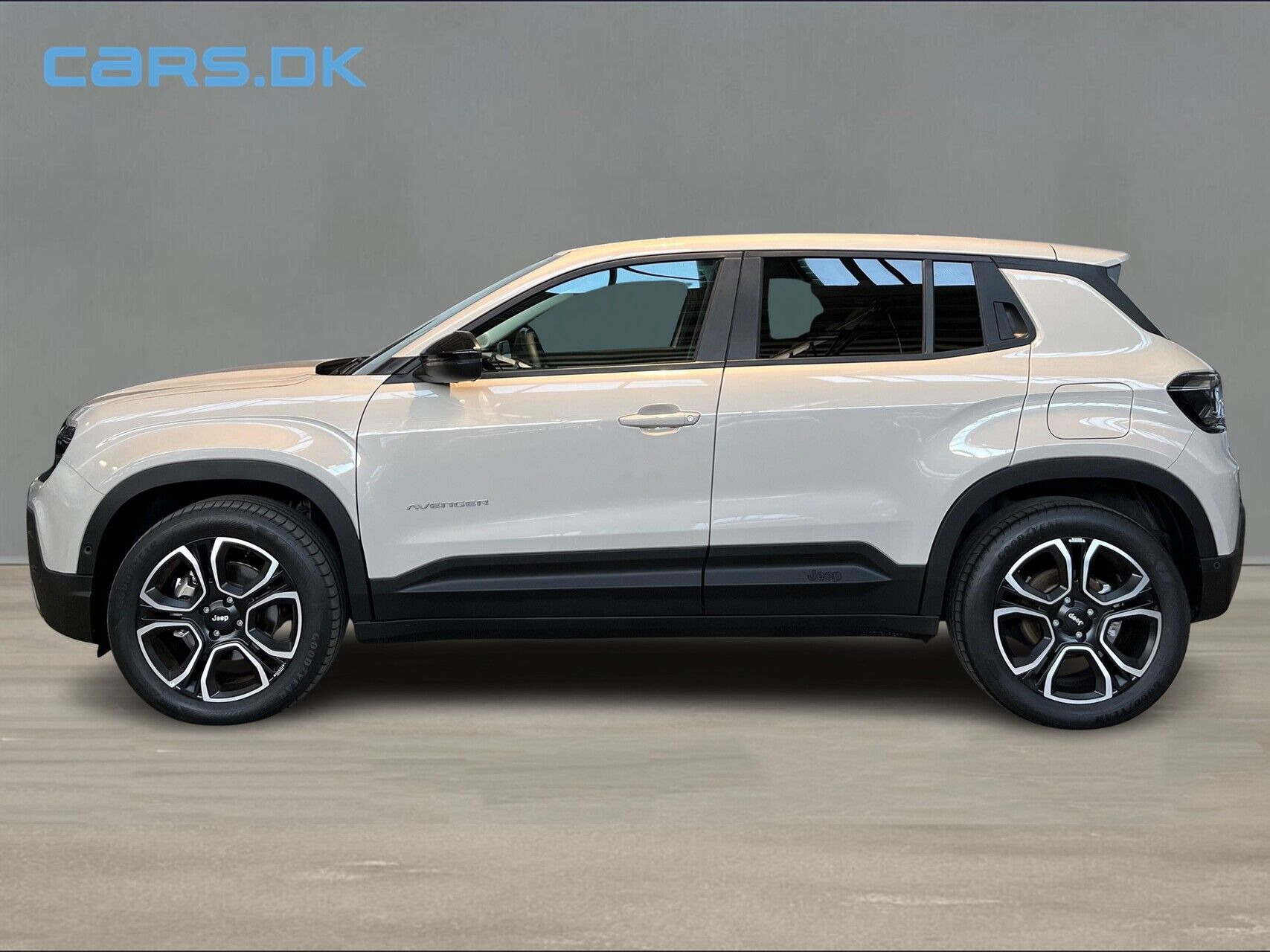 Beige Jeep Avenger fra 2025