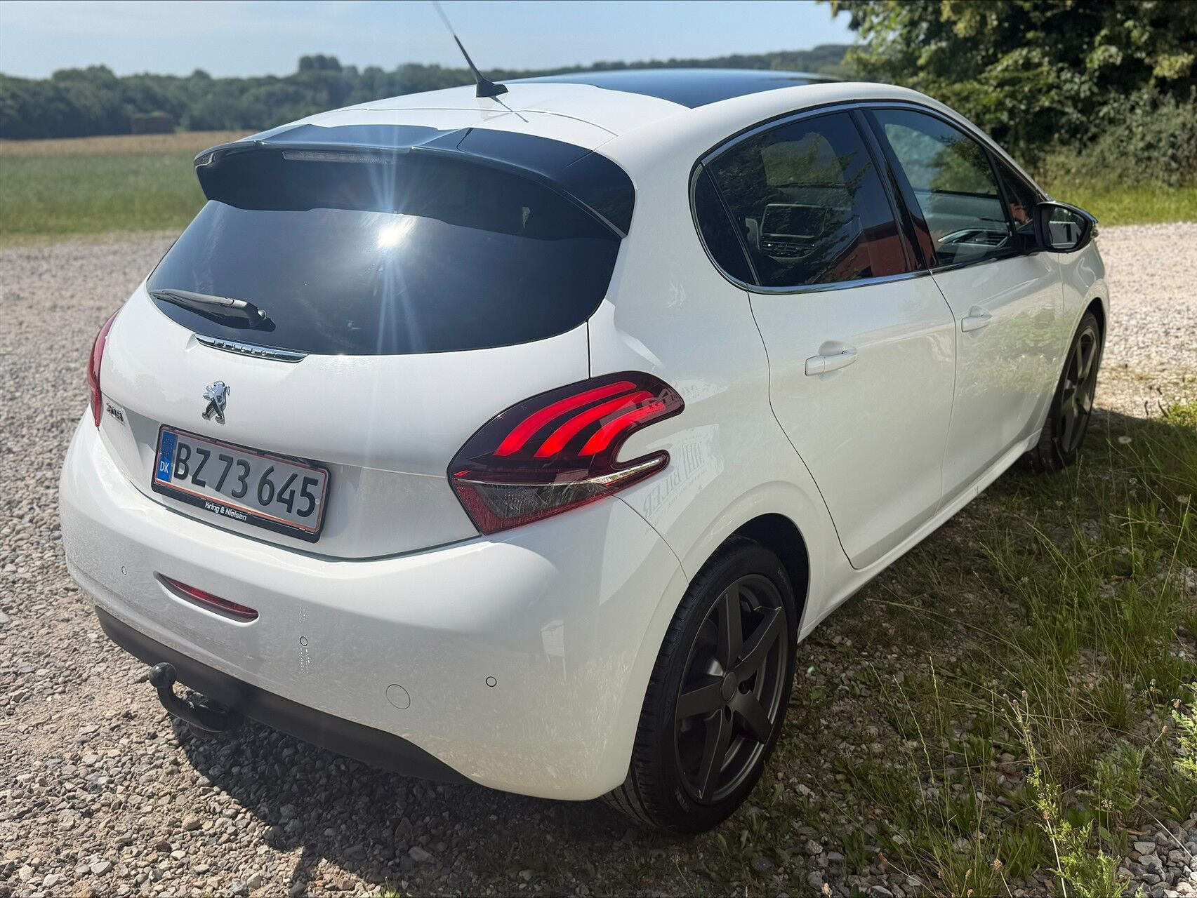 Hvid Peugeot 208 fra 2018