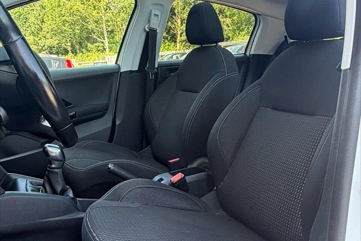 Hvid Peugeot 208 fra 2018