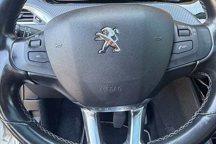 Hvid Peugeot 208 fra 2018