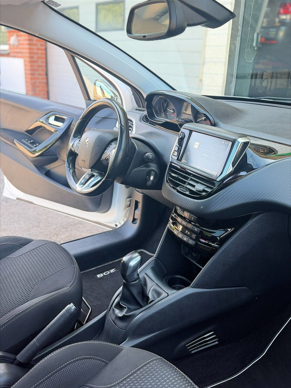 Hvid Peugeot 208 fra 2018