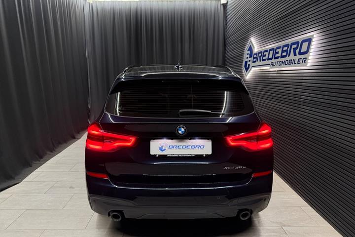 Sort BMW X3 fra 2020