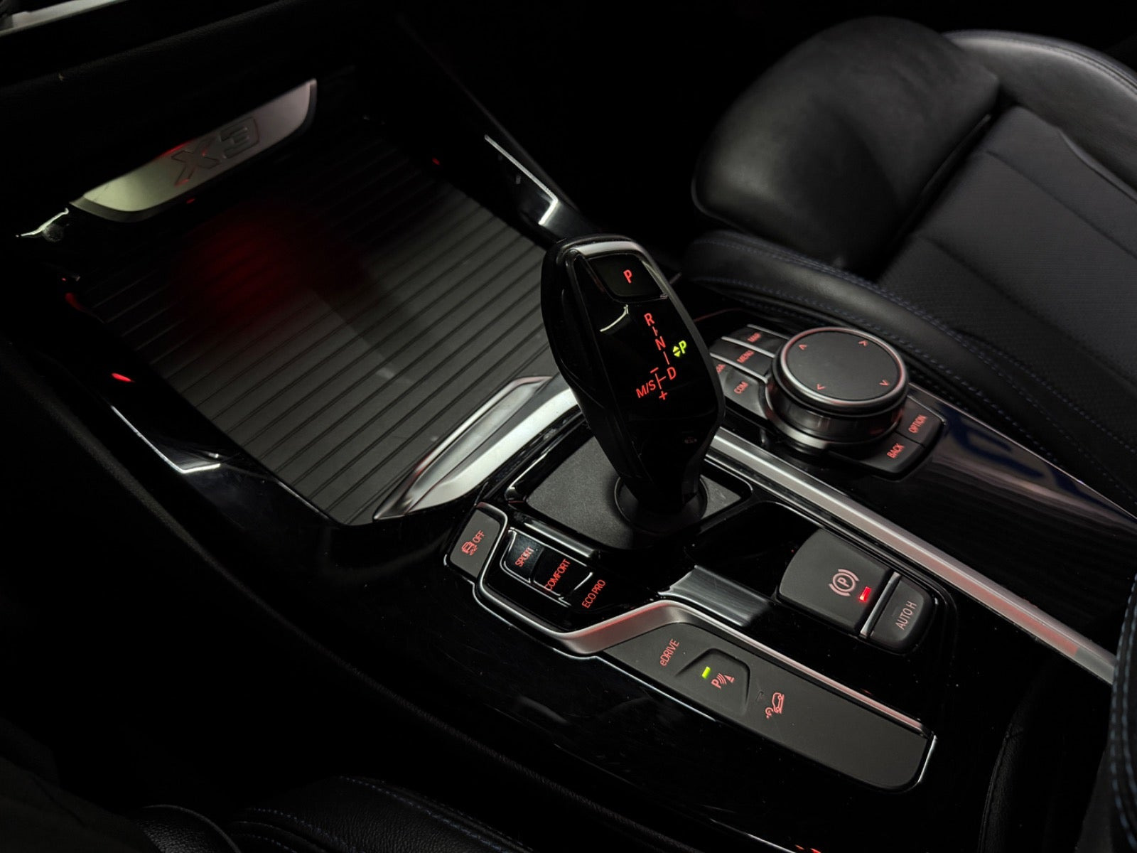 Sort BMW X3 fra 2020