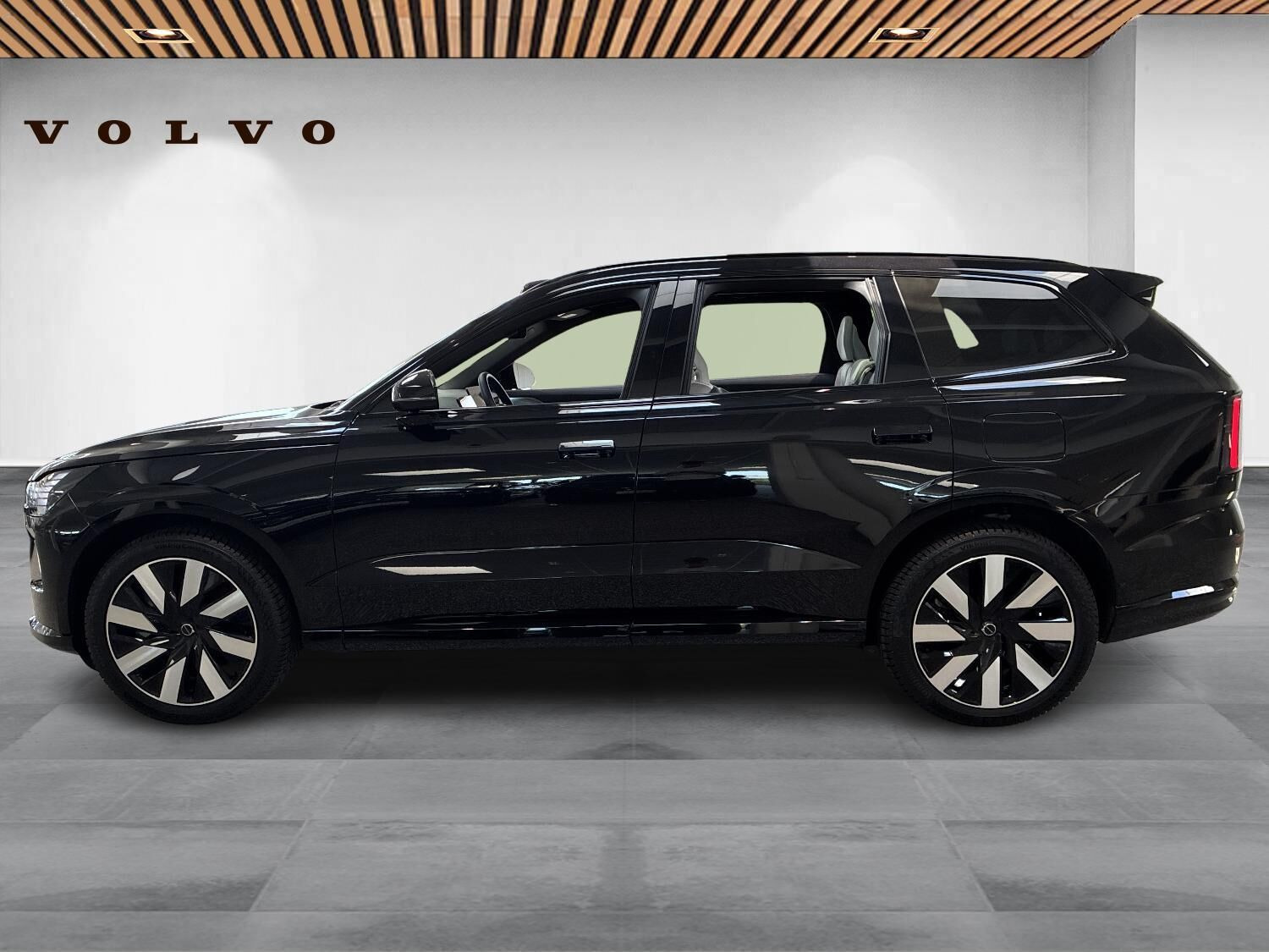 Sort Volvo EX90 fra 2025