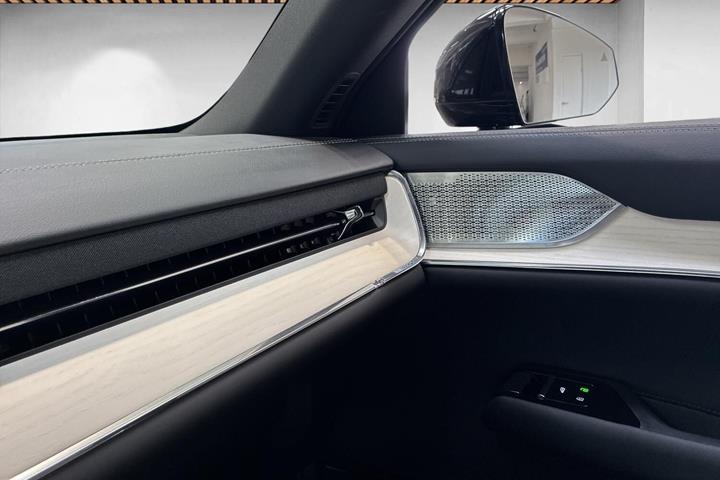 Sort Volvo EX90 fra 2025