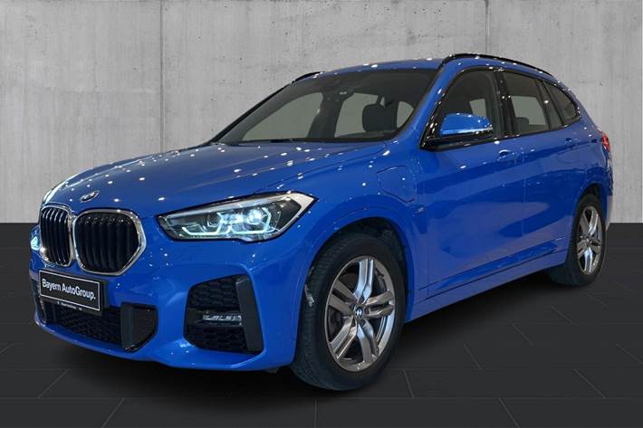 Blå BMW X1 fra 2021