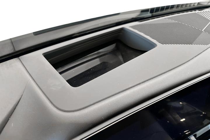 Grå BMW i5 fra 2025