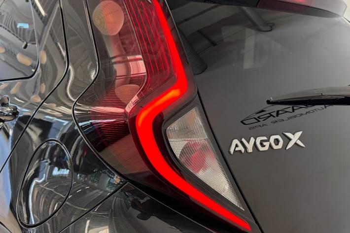 Sort Toyota Aygo X fra 2022