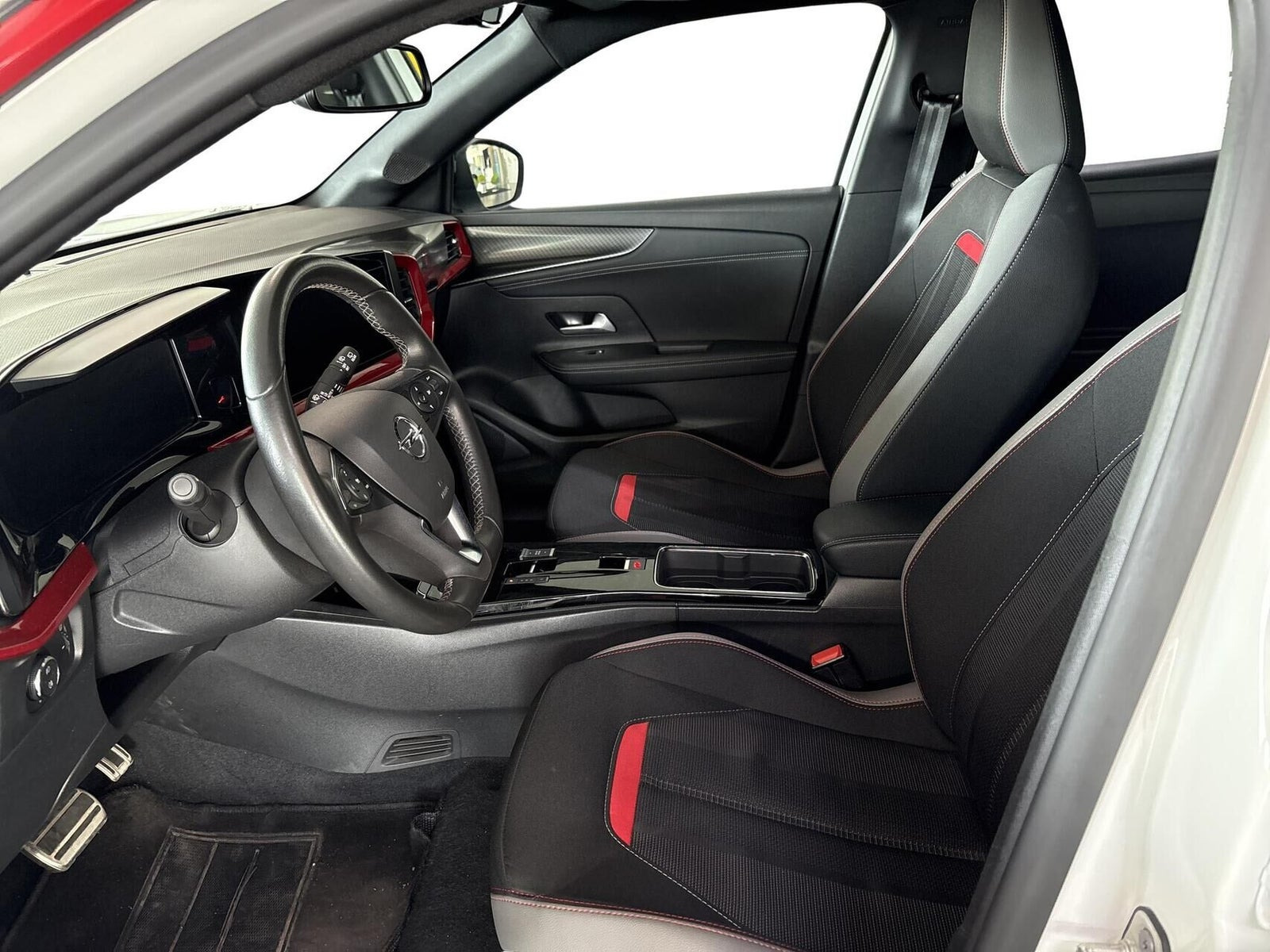 Hvid Opel Mokka-e fra 2021