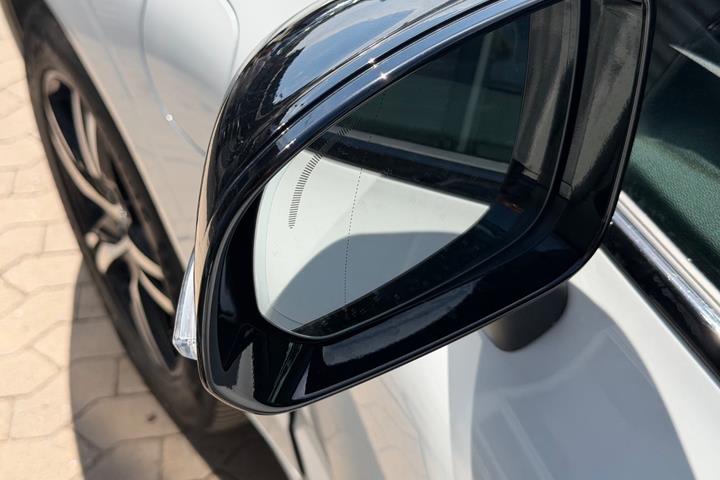 Hvid Volvo XC60 fra 2022
