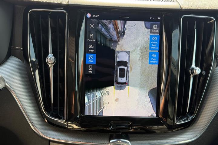 Hvid Volvo XC60 fra 2022