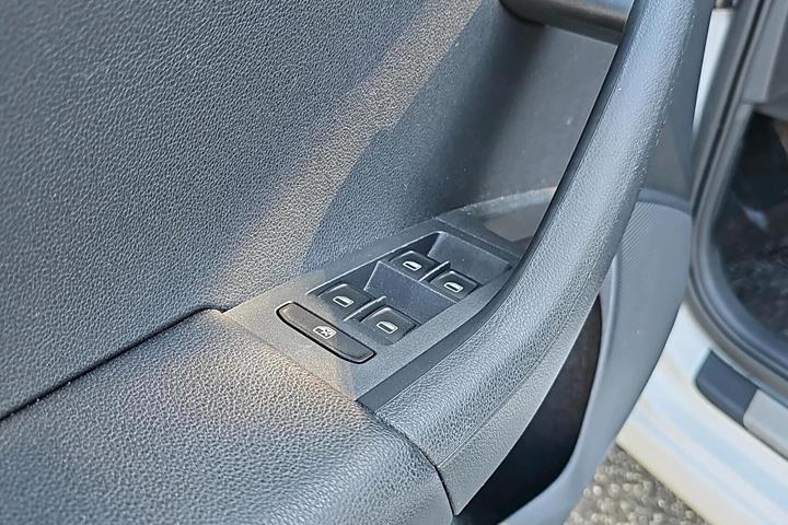 Hvid Skoda Octavia fra 2015