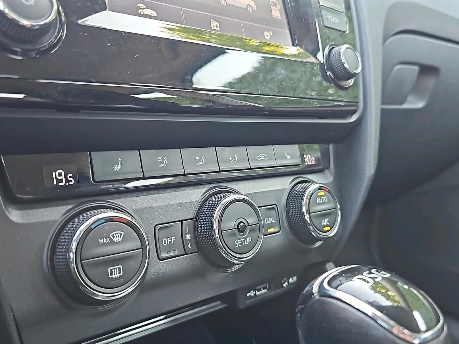 Hvid Skoda Octavia fra 2015