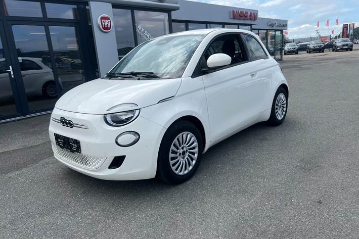 Hvid Fiat 500e fra 2023