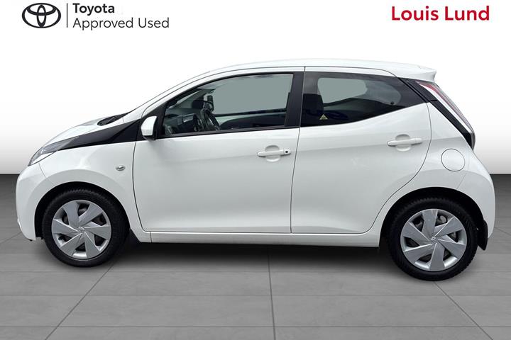 Hvid Toyota Aygo fra 2017