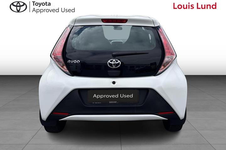 Hvid Toyota Aygo fra 2017