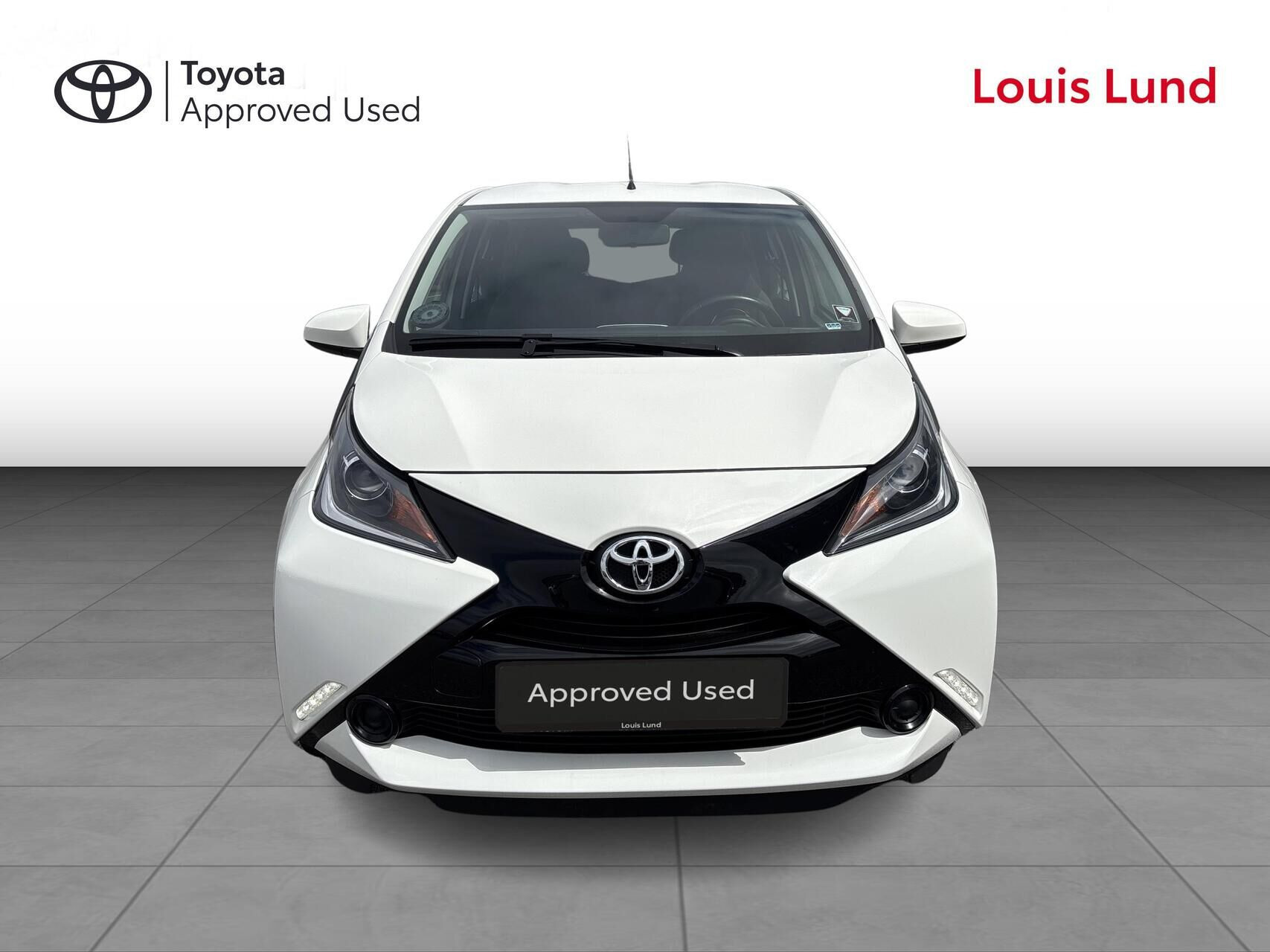 Hvid Toyota Aygo fra 2017